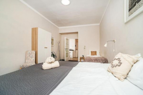 Fresh flat by tram Zizkov sleeps 6